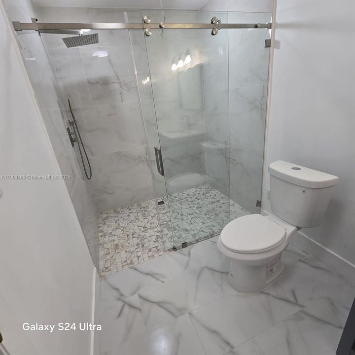 For Sale: $1,200,000 (5 beds, 2 baths, 2544 Square Feet)