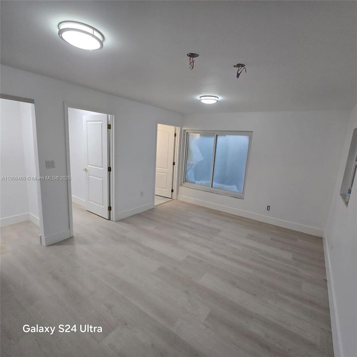 For Sale: $1,200,000 (5 beds, 2 baths, 2544 Square Feet)