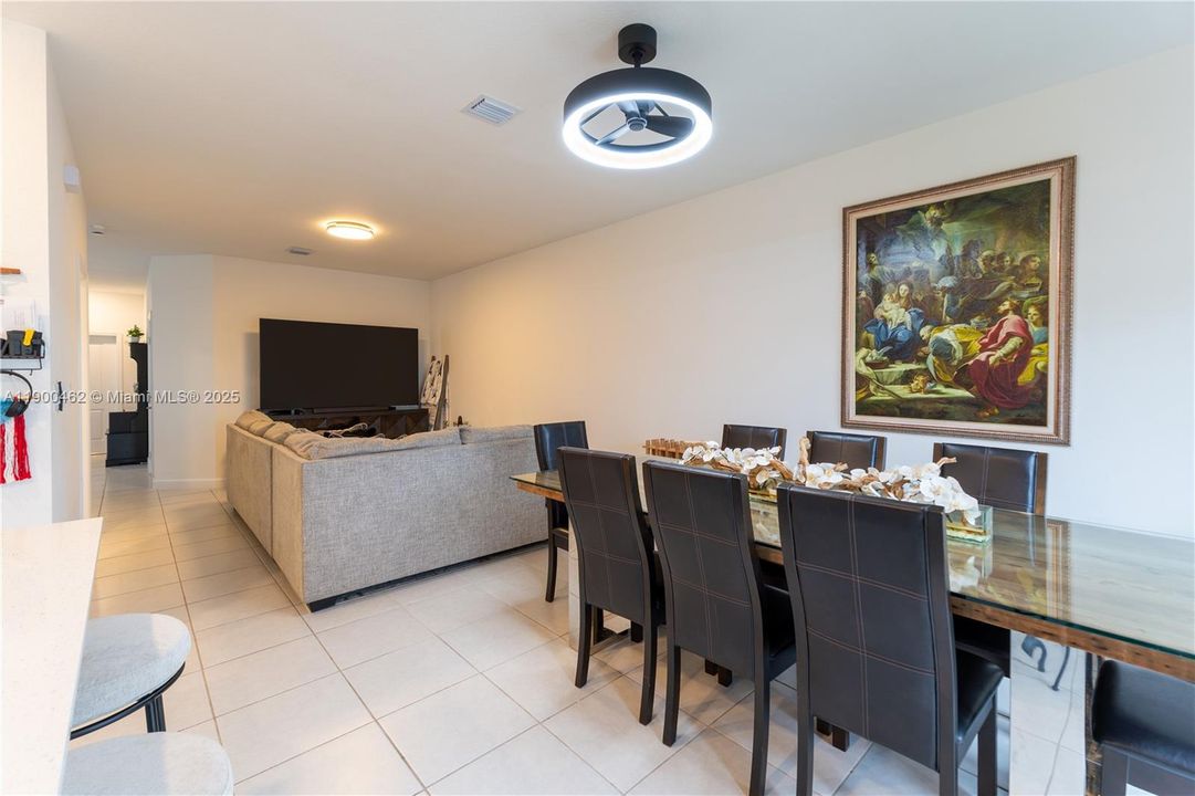 待售: $525,000 (3 贝兹, 2 浴室, 1827 平方英尺)