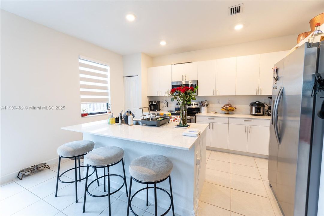 待售: $525,000 (3 贝兹, 2 浴室, 1827 平方英尺)