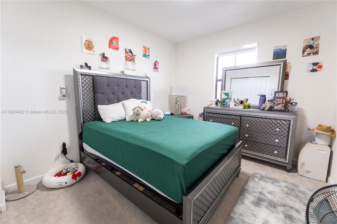 待售: $525,000 (3 贝兹, 2 浴室, 1827 平方英尺)