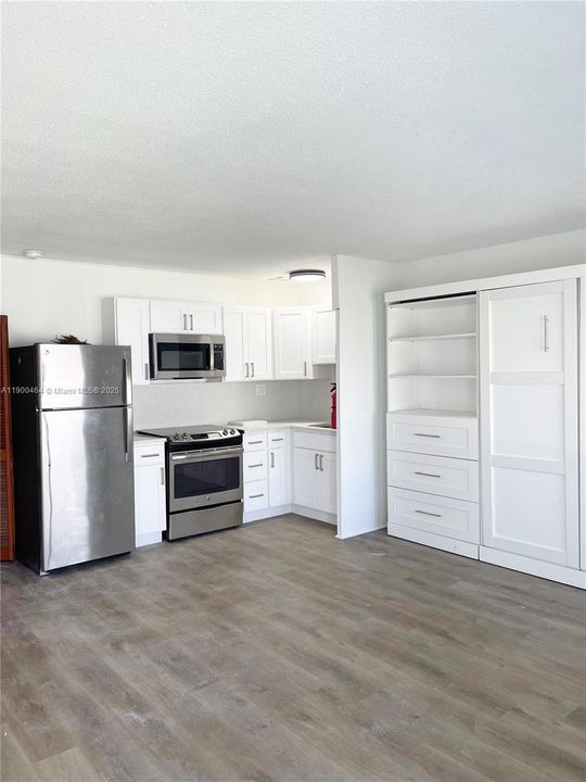 En Renta: $1,300 (0 camas, 1 baños, 2664 Pies cuadrados)