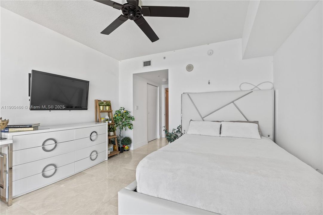 For Sale: $1,349,000 (2 beds, 2 baths, 1715 Square Feet)