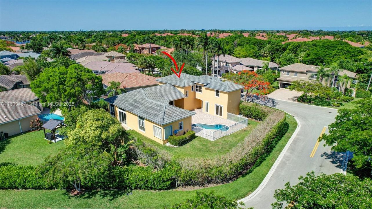 Recently Sold: $899,000 (5 beds, 5 baths, 3281 Square Feet)