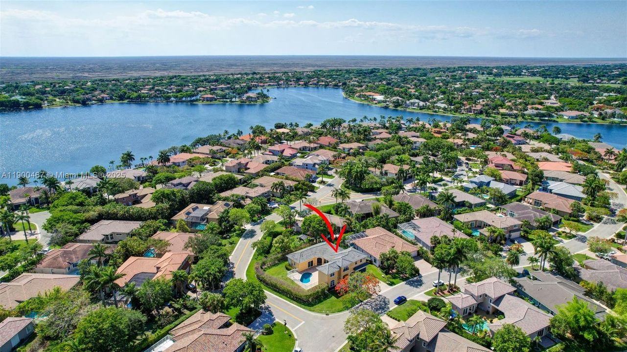 Recently Sold: $899,000 (5 beds, 5 baths, 3281 Square Feet)