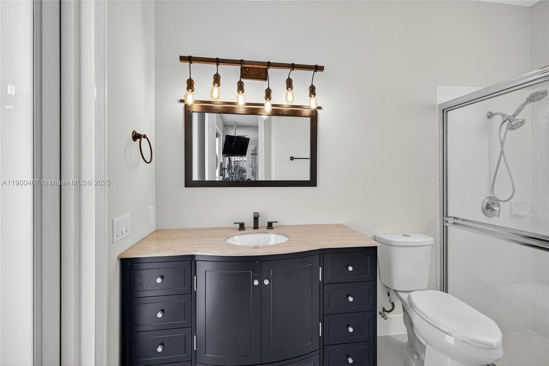 Recently Sold: $899,000 (5 beds, 5 baths, 3281 Square Feet)