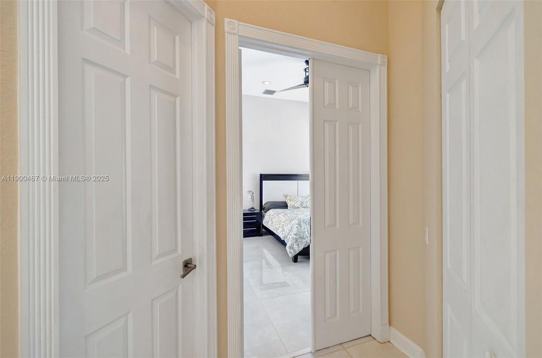 Recently Sold: $899,000 (5 beds, 5 baths, 3281 Square Feet)