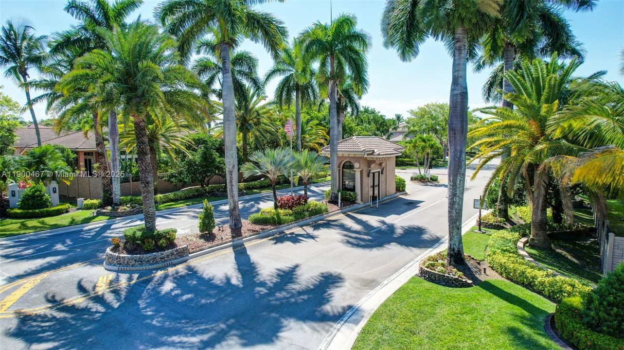 Recently Sold: $899,000 (5 beds, 5 baths, 3281 Square Feet)