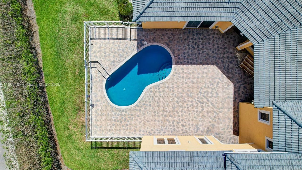 Recently Sold: $899,000 (5 beds, 5 baths, 3281 Square Feet)