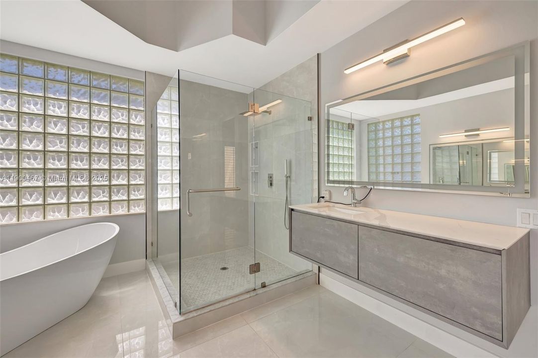 Recently Sold: $899,000 (5 beds, 5 baths, 3281 Square Feet)