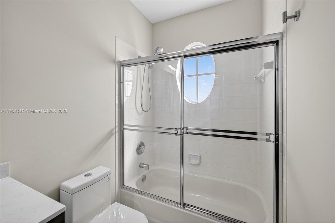 Recently Sold: $899,000 (5 beds, 5 baths, 3281 Square Feet)