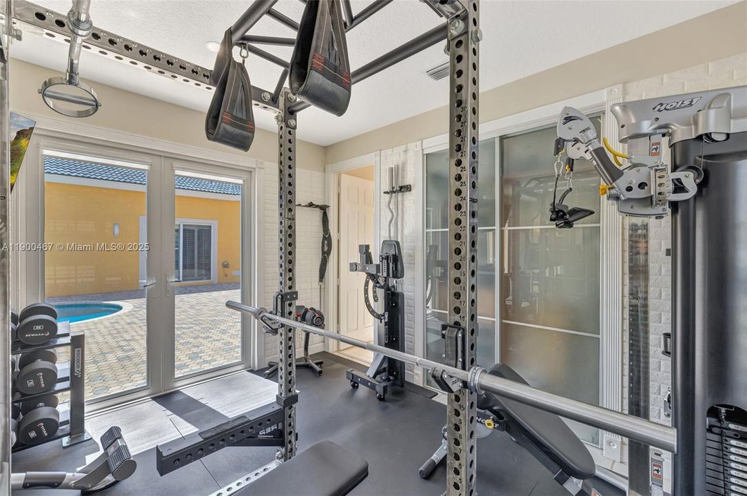 Recently Sold: $899,000 (5 beds, 5 baths, 3281 Square Feet)