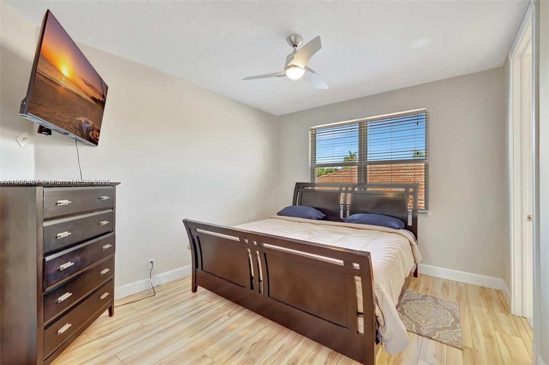 Recently Sold: $899,000 (5 beds, 5 baths, 3281 Square Feet)