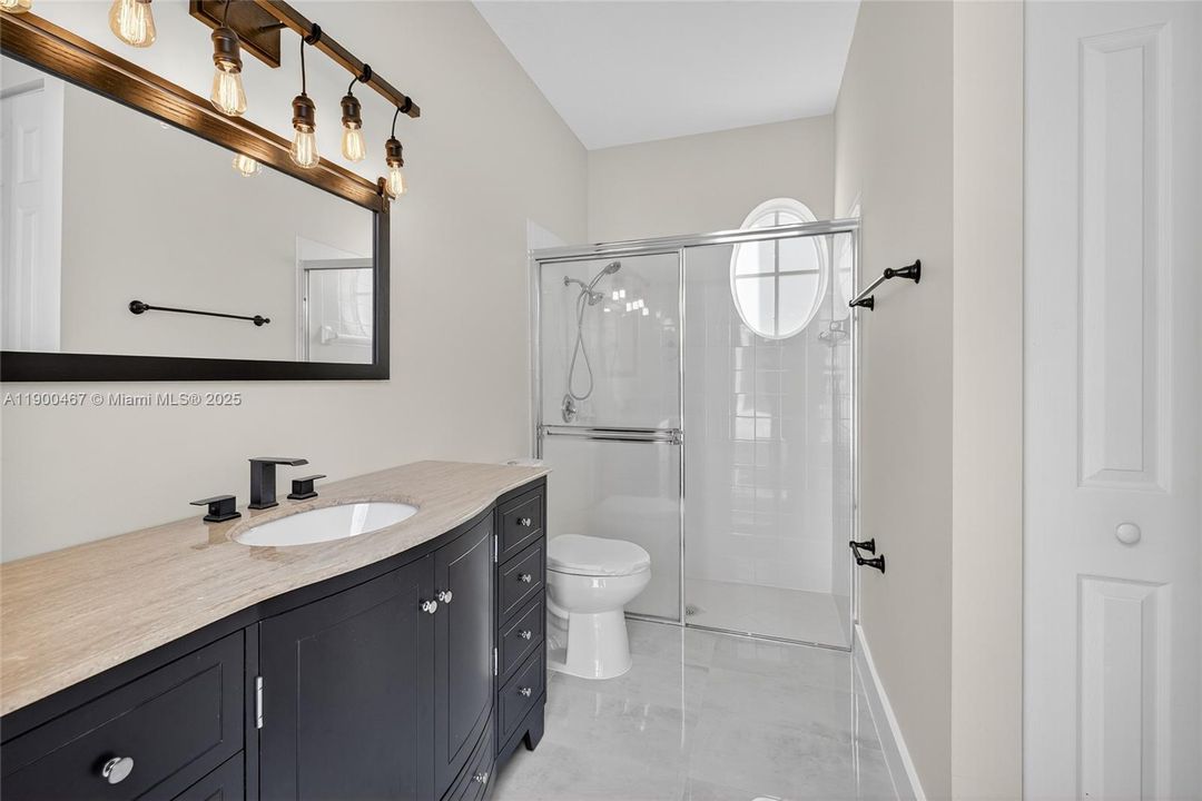 Recently Sold: $899,000 (5 beds, 5 baths, 3281 Square Feet)