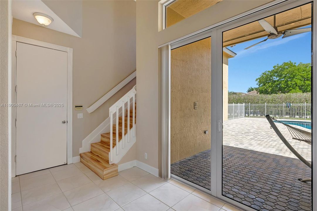 Recently Sold: $899,000 (5 beds, 5 baths, 3281 Square Feet)