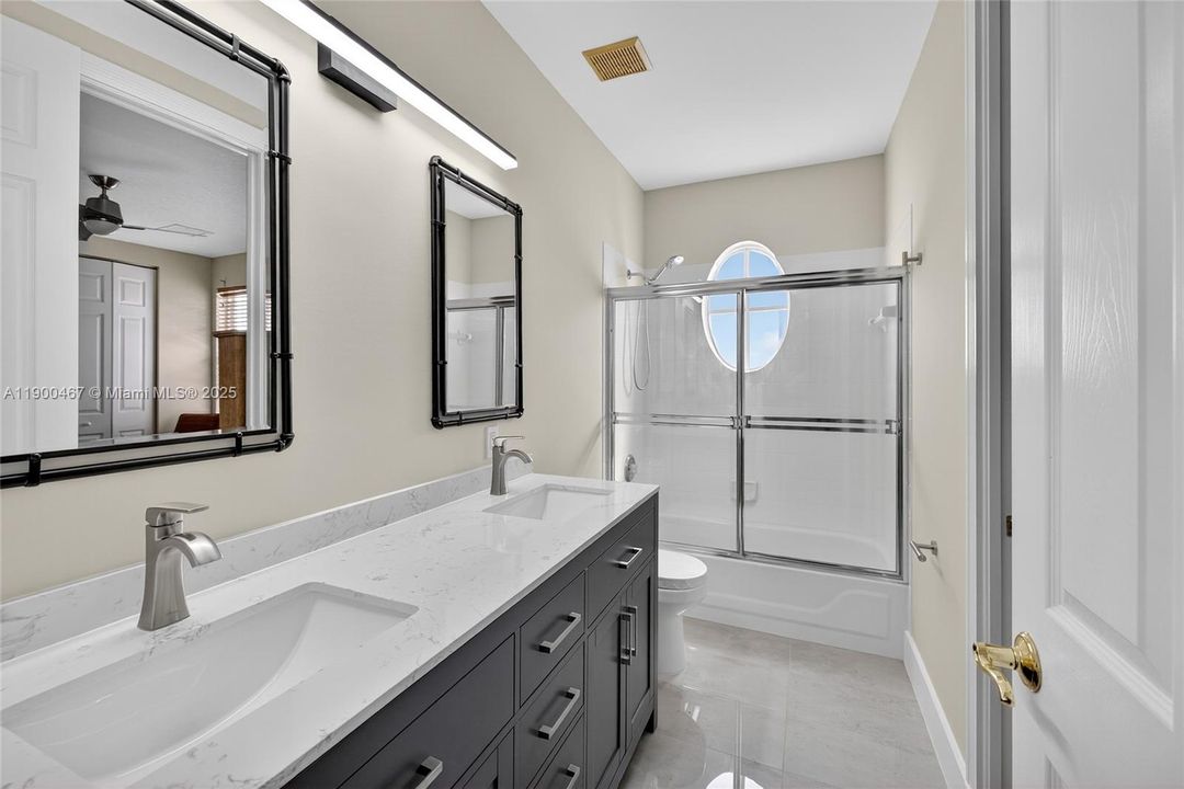 Recently Sold: $899,000 (5 beds, 5 baths, 3281 Square Feet)