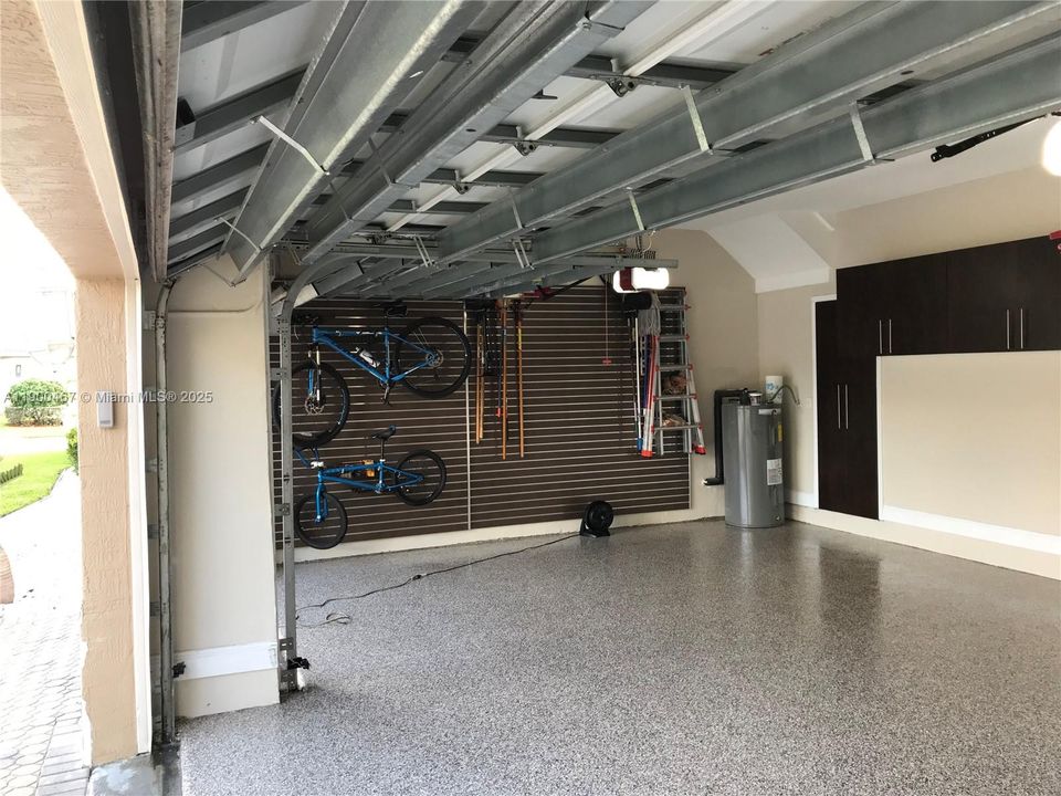 Recently Sold: $899,000 (5 beds, 5 baths, 3281 Square Feet)