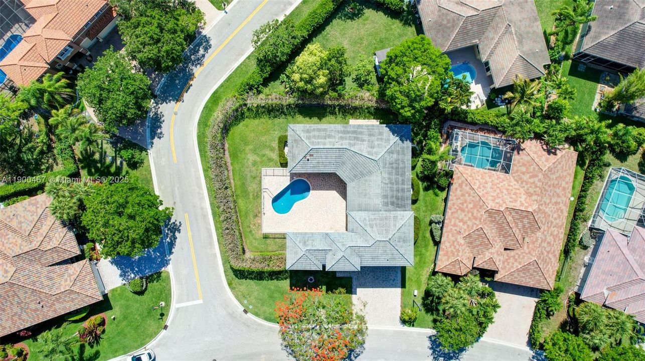 Recently Sold: $899,000 (5 beds, 5 baths, 3281 Square Feet)