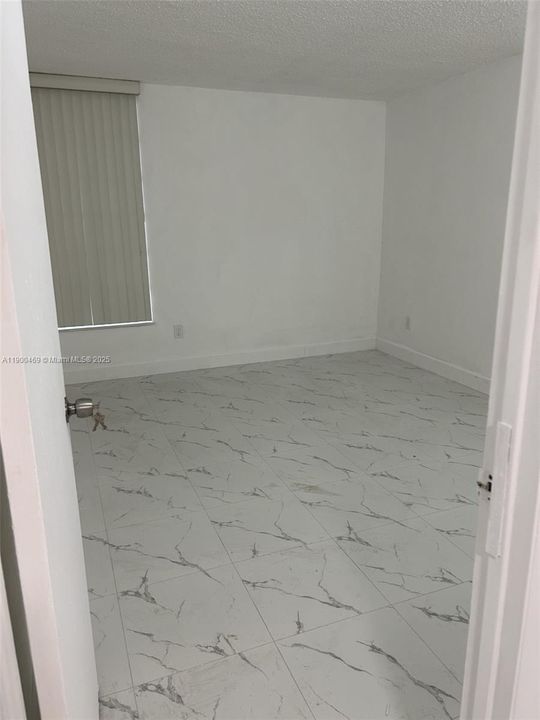 Active With Contract: $2,000 (1 beds, 1 baths, 612 Square Feet)