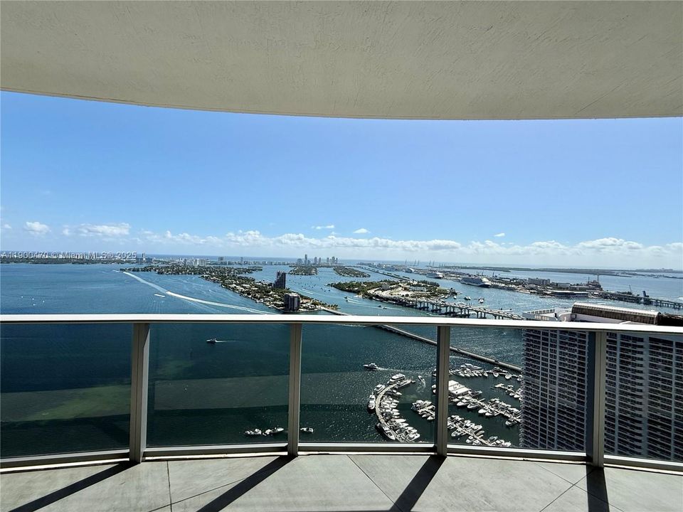 For Sale: $2,300,000 (3 beds, 4 baths, 2018 Square Feet)