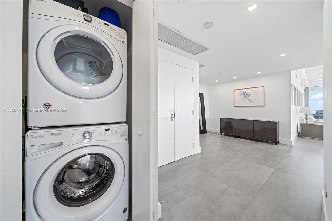 For Sale: $2,300,000 (3 beds, 4 baths, 2018 Square Feet)