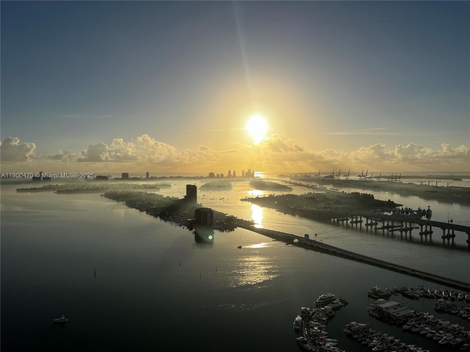 For Sale: $2,300,000 (3 beds, 4 baths, 2018 Square Feet)