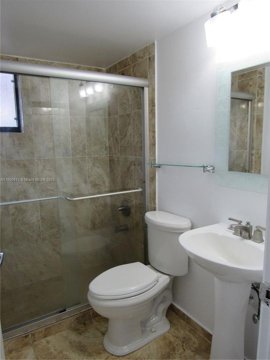 For Rent: $2,100 (2 beds, 2 baths, 812 Square Feet)