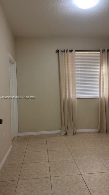 Active With Contract: $2,800 (2 beds, 2 baths, 1379 Square Feet)