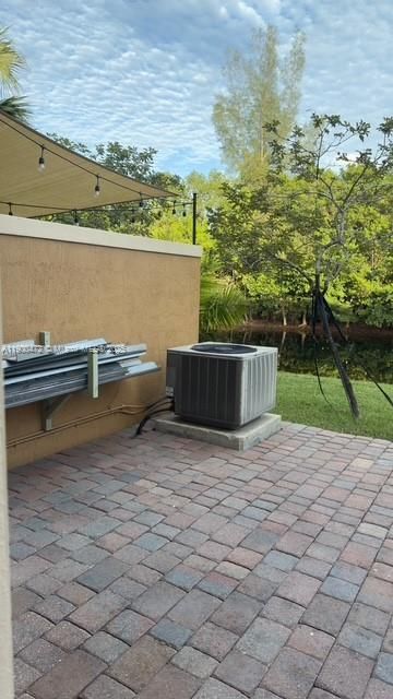 Active With Contract: $2,800 (2 beds, 2 baths, 1379 Square Feet)