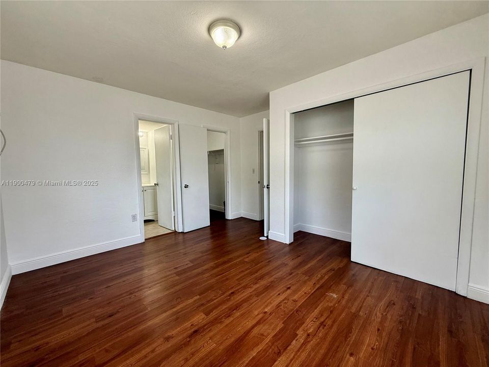 For Sale: $200,000 (1 beds, 1 baths, 518 Square Feet)