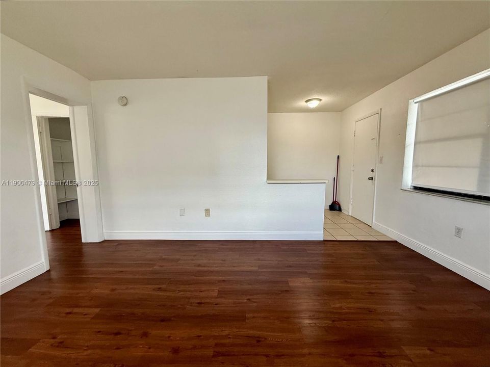 For Sale: $200,000 (1 beds, 1 baths, 518 Square Feet)
