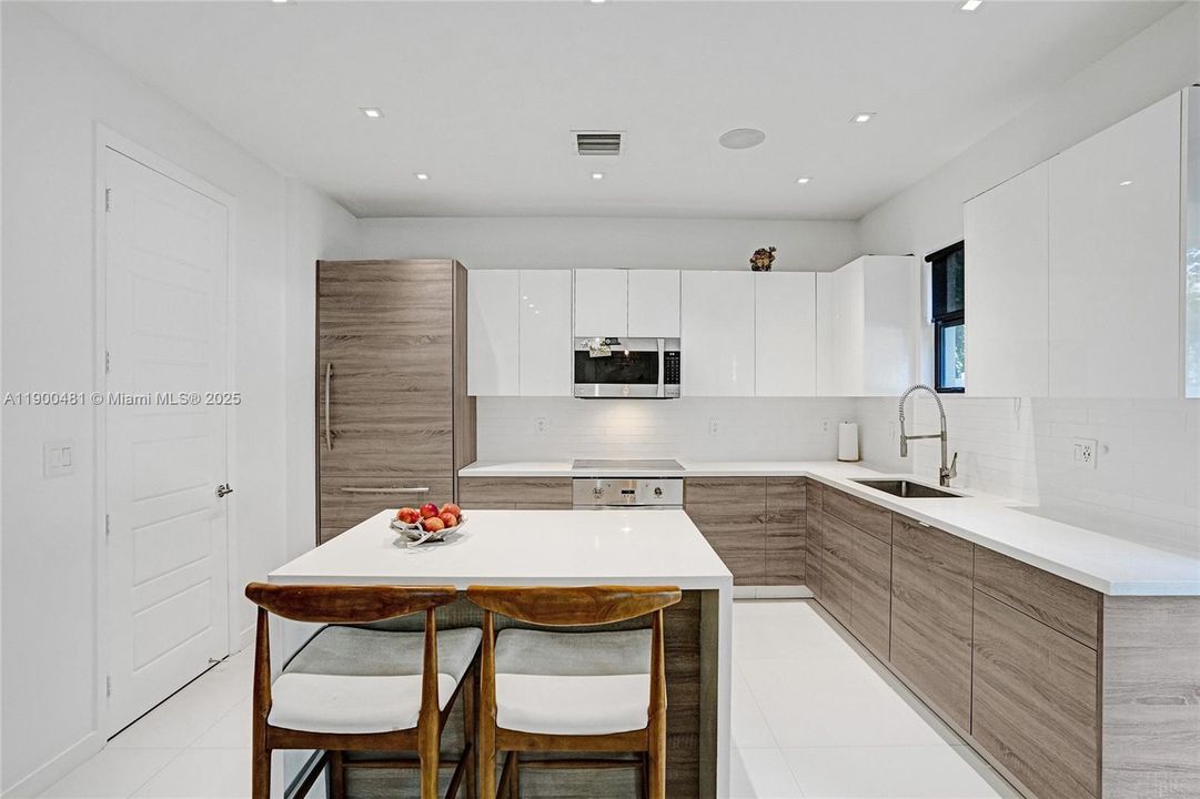 For Sale: $735,000 (3 beds, 2 baths, 1808 Square Feet)