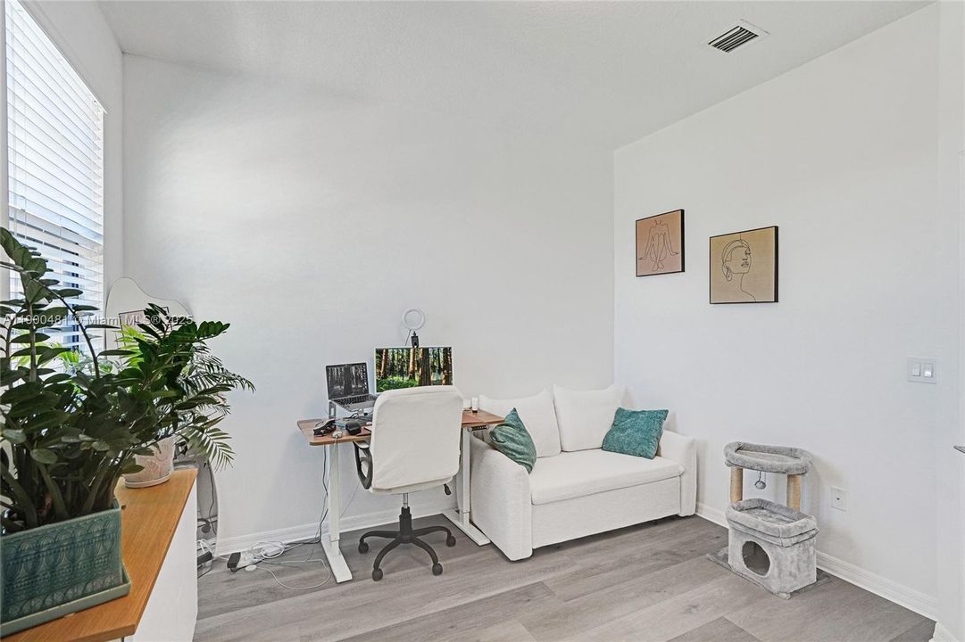 For Sale: $735,000 (3 beds, 2 baths, 1808 Square Feet)