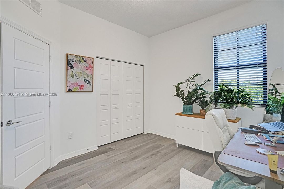 For Sale: $735,000 (3 beds, 2 baths, 1808 Square Feet)