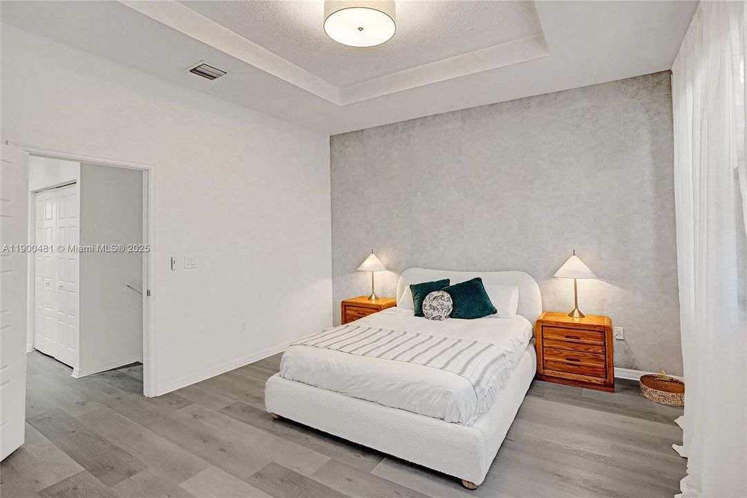 For Sale: $735,000 (3 beds, 2 baths, 1808 Square Feet)