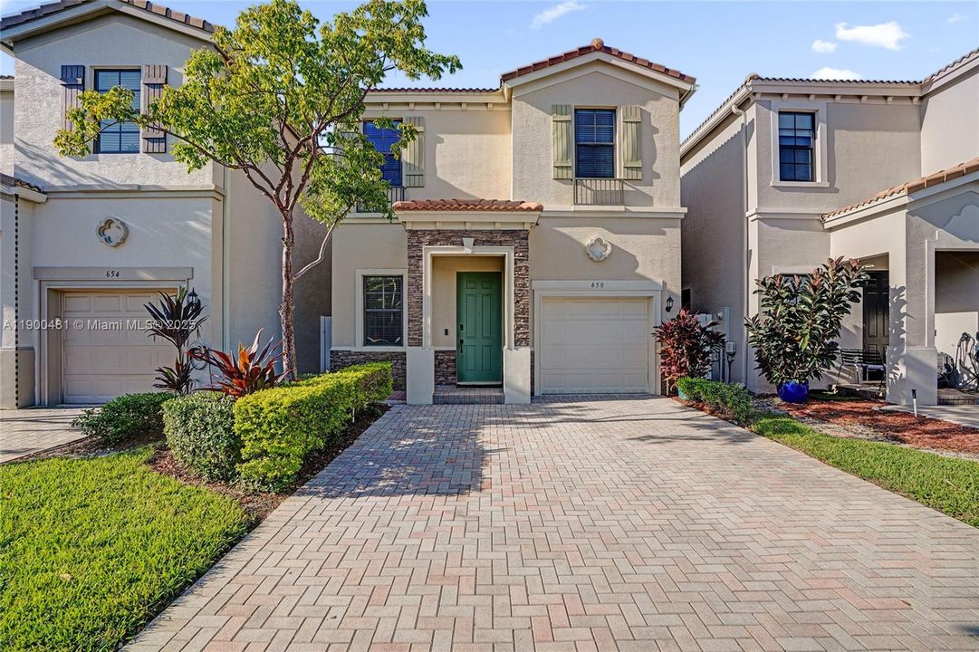 For Sale: $735,000 (3 beds, 2 baths, 1808 Square Feet)