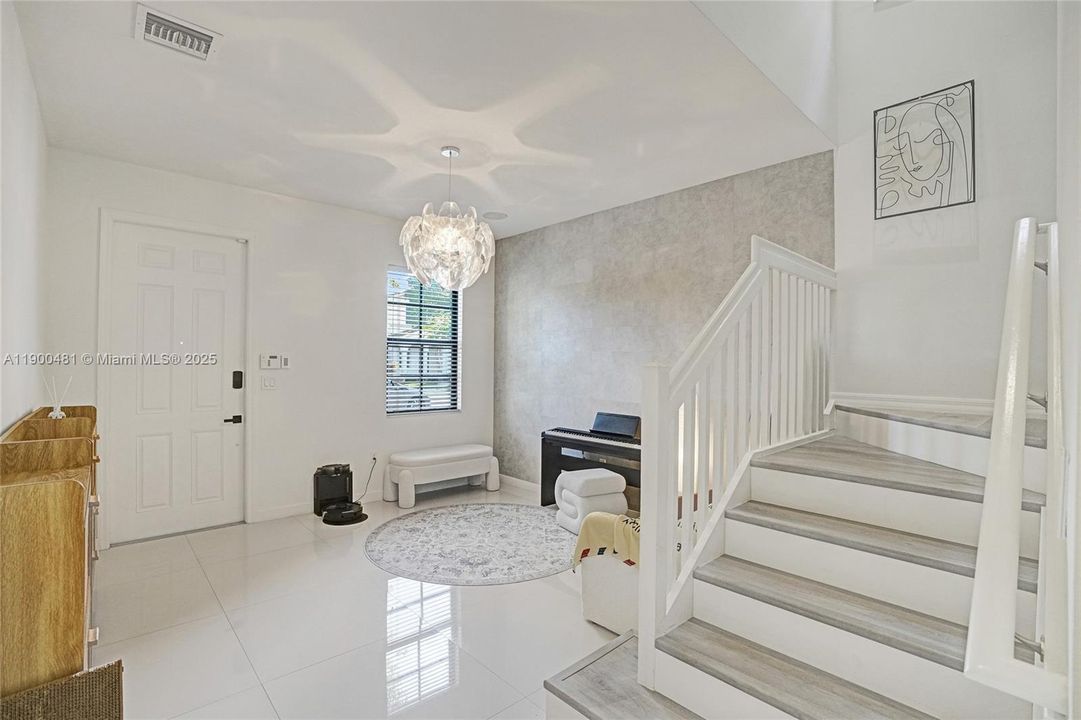 For Sale: $735,000 (3 beds, 2 baths, 1808 Square Feet)