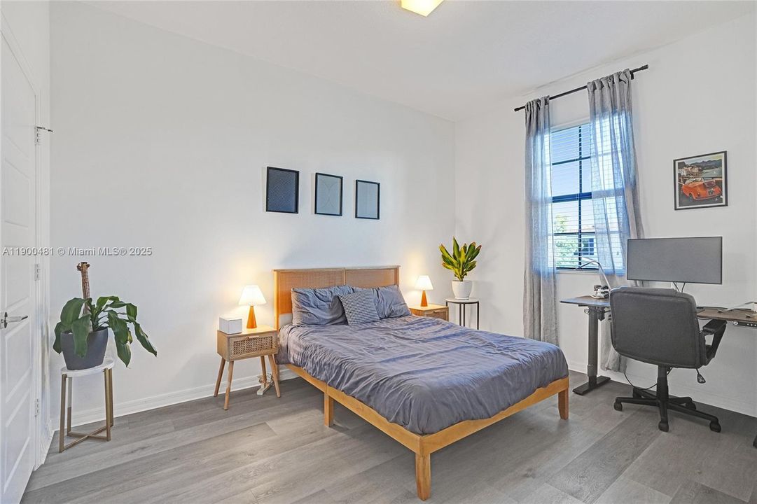 For Sale: $735,000 (3 beds, 2 baths, 1808 Square Feet)