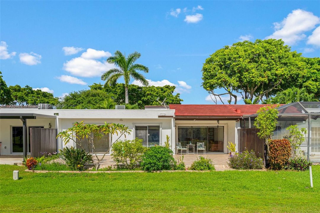 Active With Contract: $634,000 (3 beds, 2 baths, 2069 Square Feet)