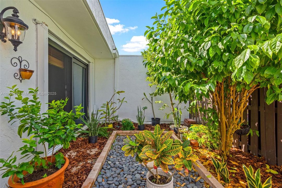 Active With Contract: $634,000 (3 beds, 2 baths, 2069 Square Feet)