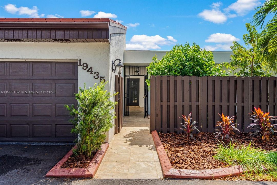 Active With Contract: $634,000 (3 beds, 2 baths, 2069 Square Feet)
