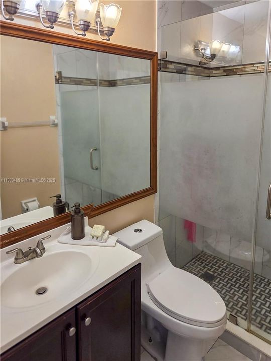 2ND BATHROOM