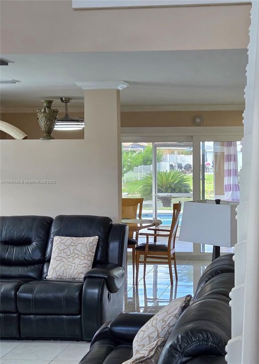 For Sale: $710,000 (3 beds, 2 baths, 1968 Square Feet)