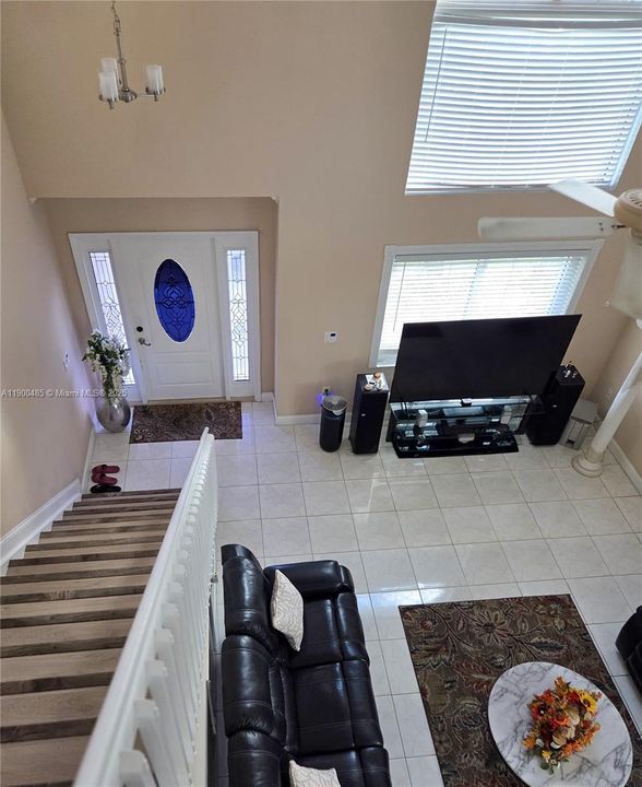 For Sale: $710,000 (3 beds, 2 baths, 1968 Square Feet)