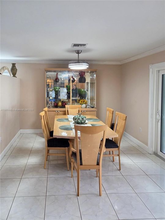 For Sale: $710,000 (3 beds, 2 baths, 1968 Square Feet)