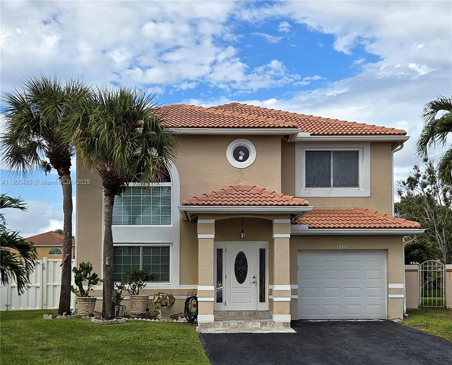 For Sale: $710,000 (3 beds, 2 baths, 1968 Square Feet)