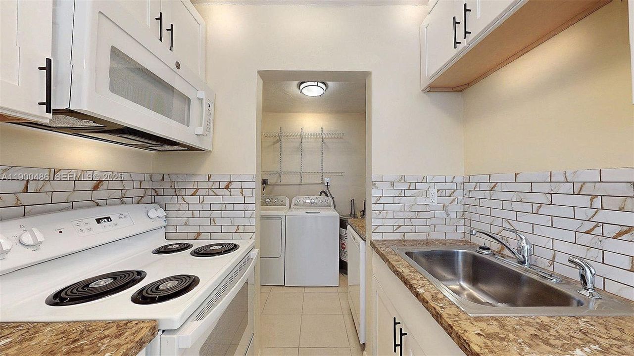 For Rent: $2,250 (3 beds, 1 baths, 836 Square Feet)