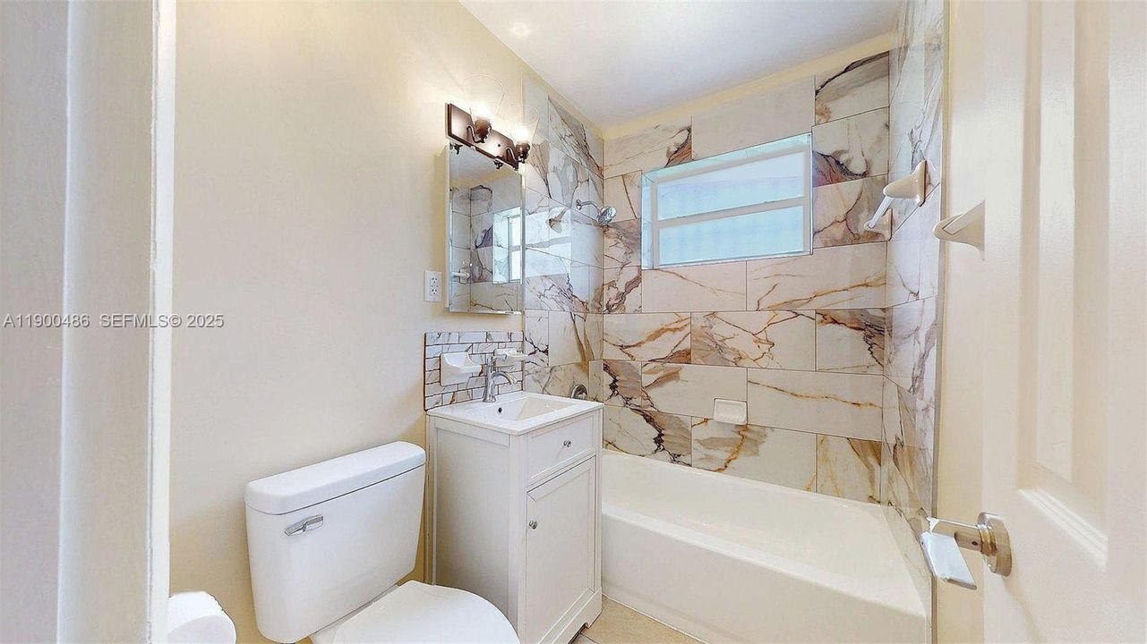 For Rent: $2,250 (3 beds, 1 baths, 836 Square Feet)