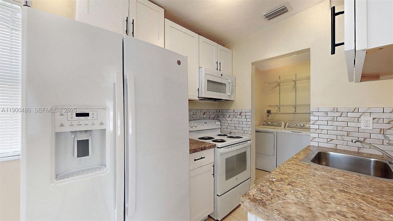 For Rent: $2,250 (3 beds, 1 baths, 836 Square Feet)