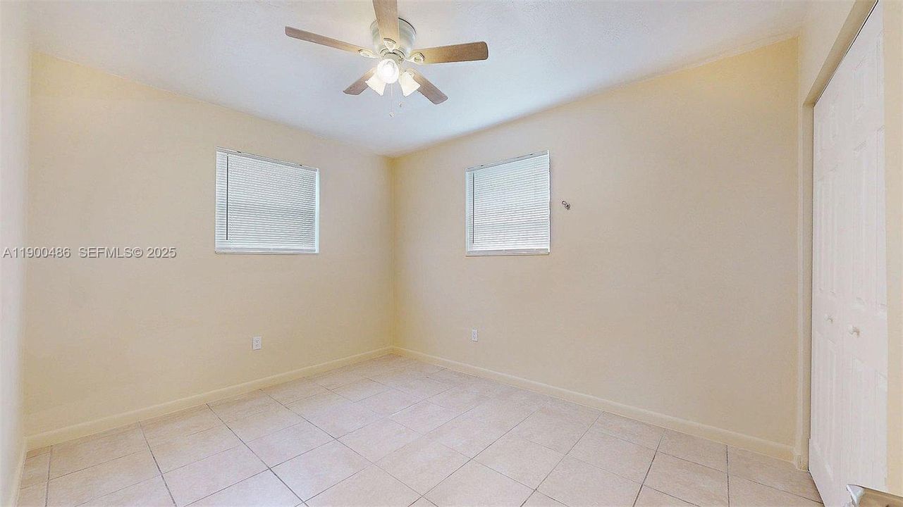 For Rent: $2,250 (3 beds, 1 baths, 836 Square Feet)